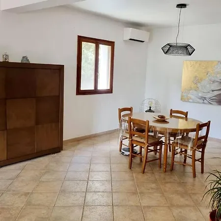 Maison Agreable Avec Grands Volumes *