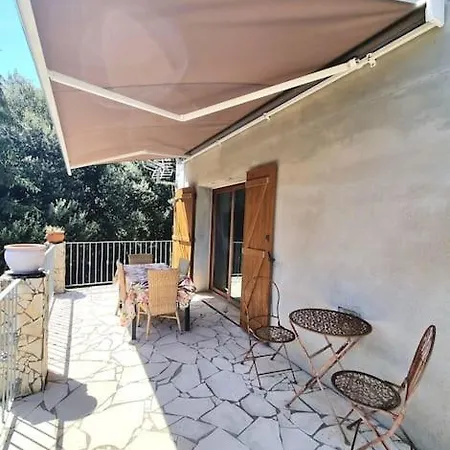 Maison Agreable Avec Grands Volumes