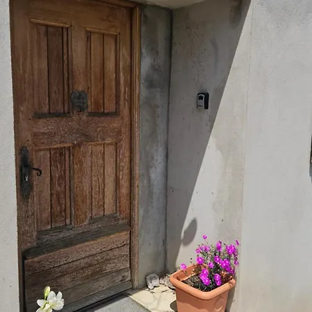 Maison Agreable Avec Grands Volumes Levie