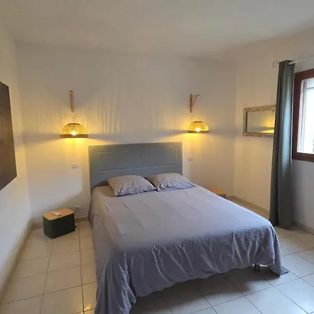 Maison Agreable Avec Grands Volumes Levie