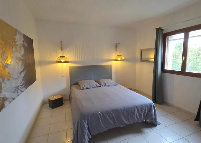 Maison Avec Grands Volumes Levie